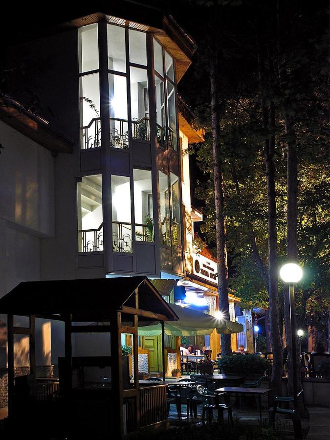 Хотел Златна Котва Kazanlŭk Exterior photo