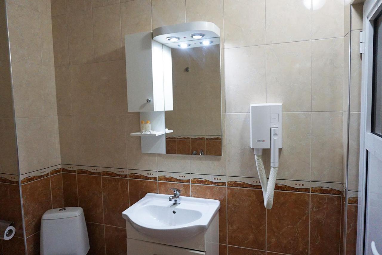 Хотел Златна Котва Kazanlŭk Exterior photo
