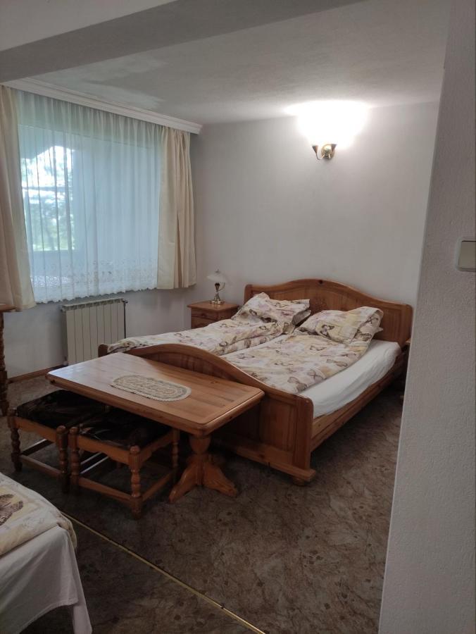 Хотел Златна Котва Kazanlŭk Exterior photo