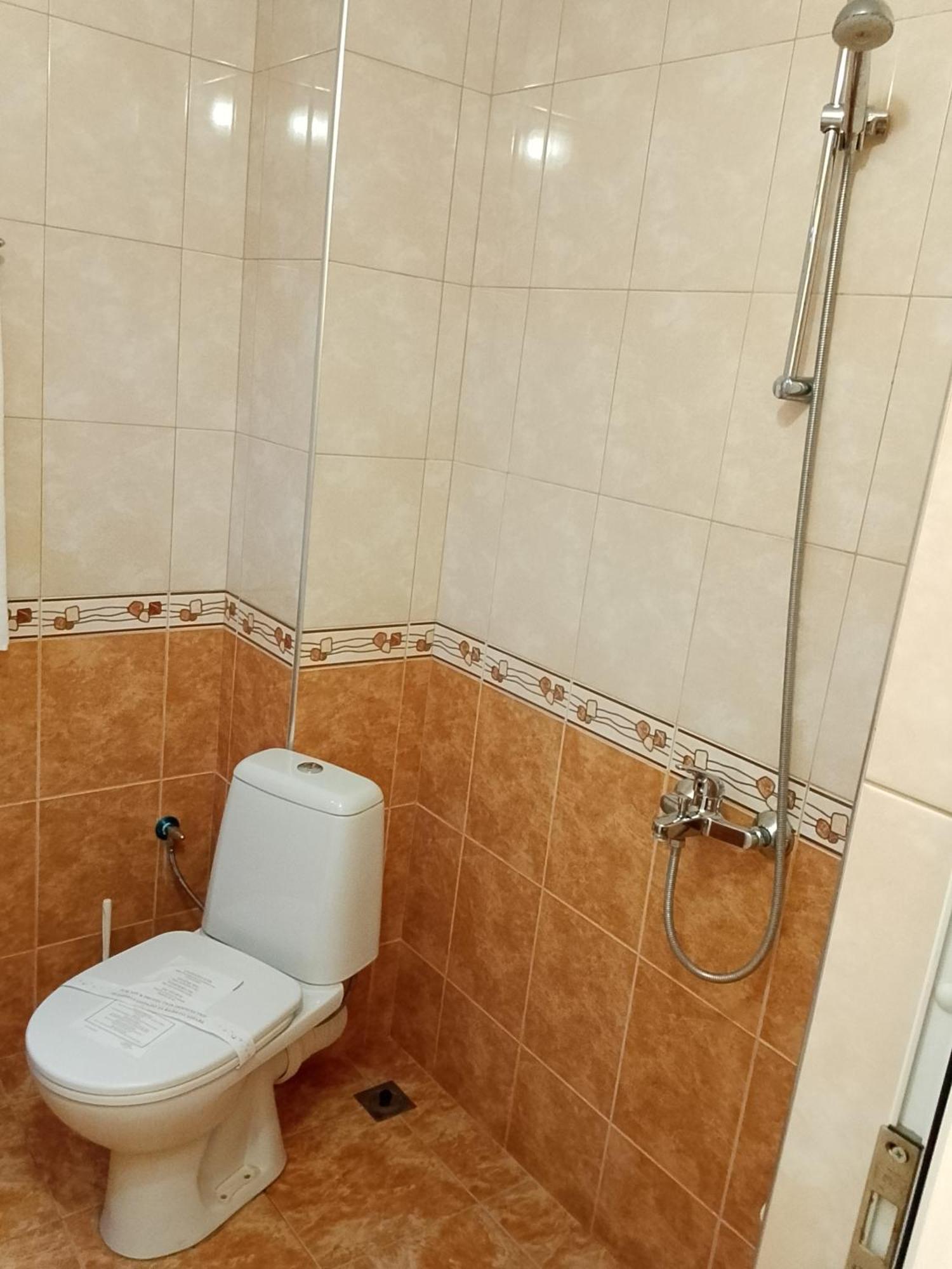 Хотел Златна Котва Kazanlŭk Exterior photo